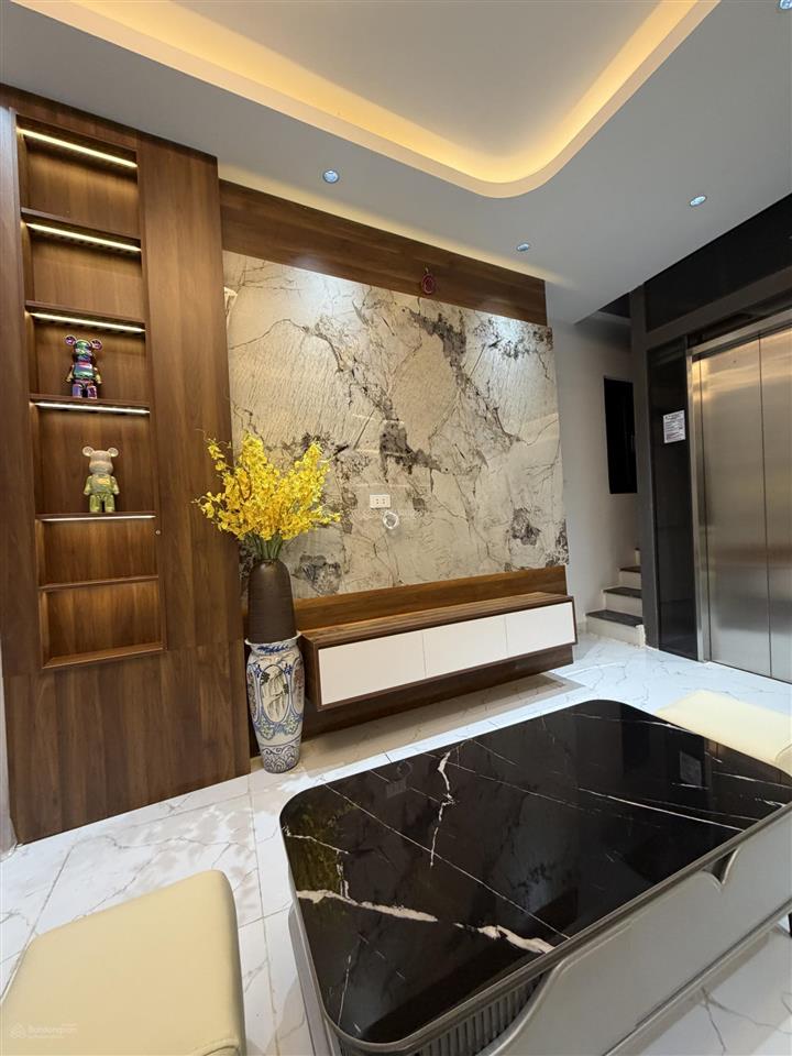 Chính chủ phố ô đồng lầm  hồ ba mẫu. 6 tầng  thang máy, full nội thất. chỉ 9 tỷ