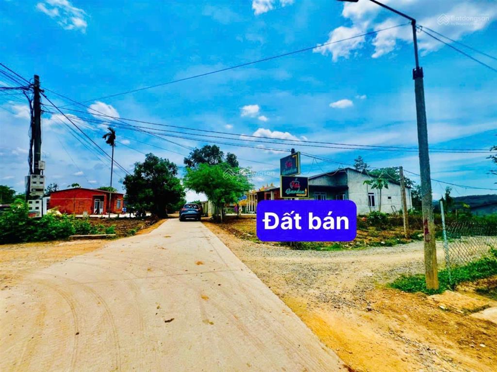 Lô đất siêu đẹp gần chợ chỉ 945tr