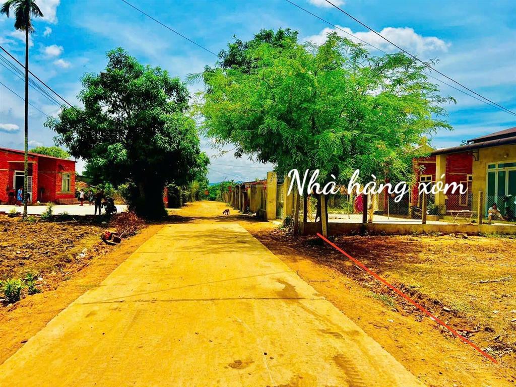 Lô đất siêu đẹp gần chợ chỉ 945tr