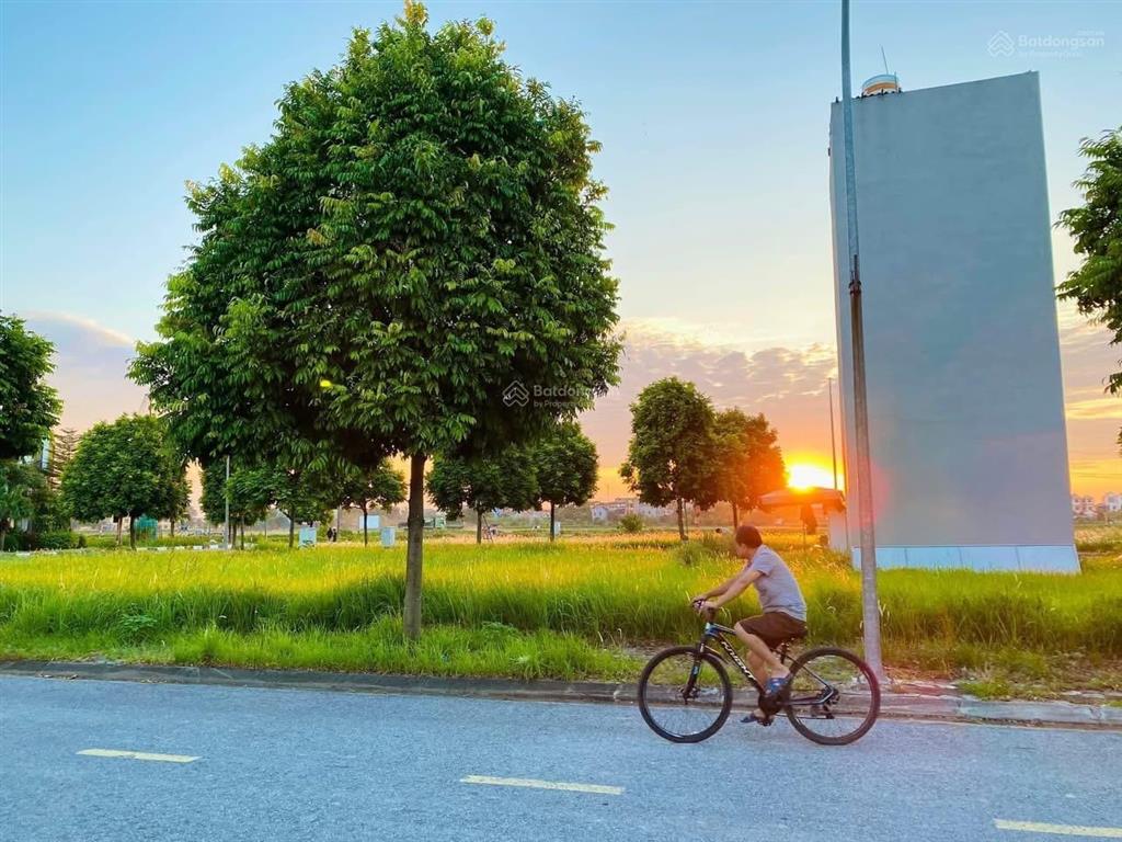 Phố nối house  bán nhanh lô hoa hậu view công viên, sẵn sổ