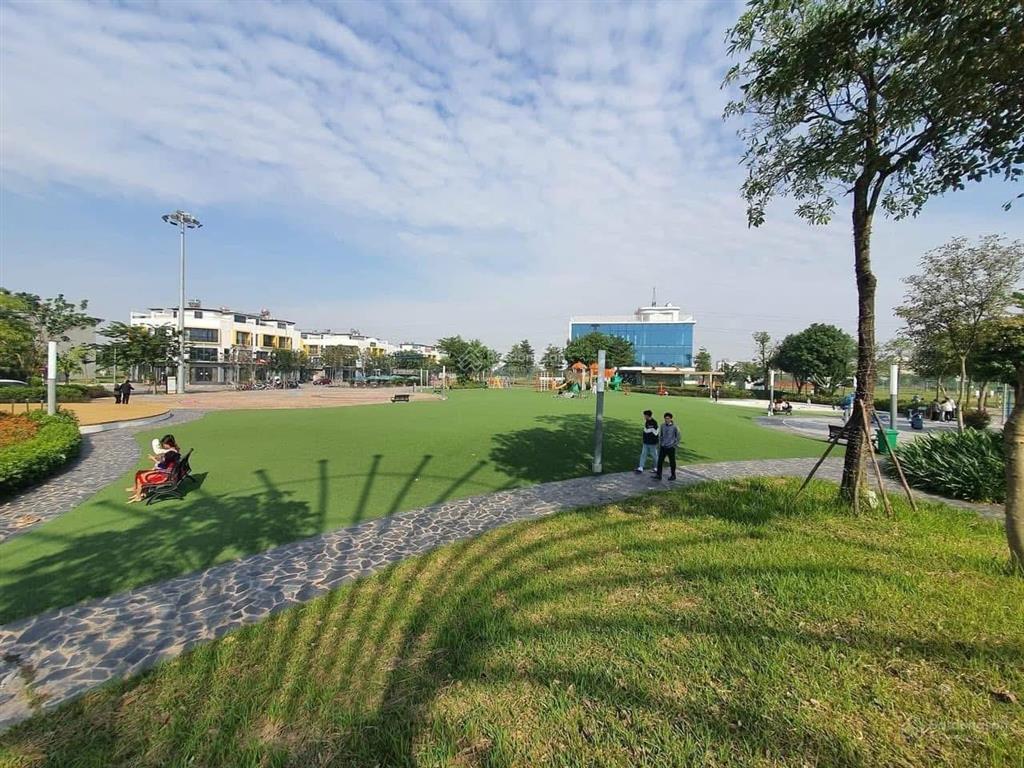 Phố nối house  bán nhanh lô hoa hậu view công viên, sẵn sổ