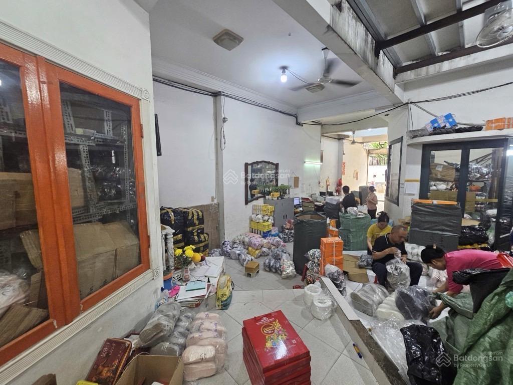 Giảm 1 tỷ. giá mới 34 tỷ khu biệt thự p9 q5 giáp q1, q10 3 tầng 135m2 ngang 9m nở hậu