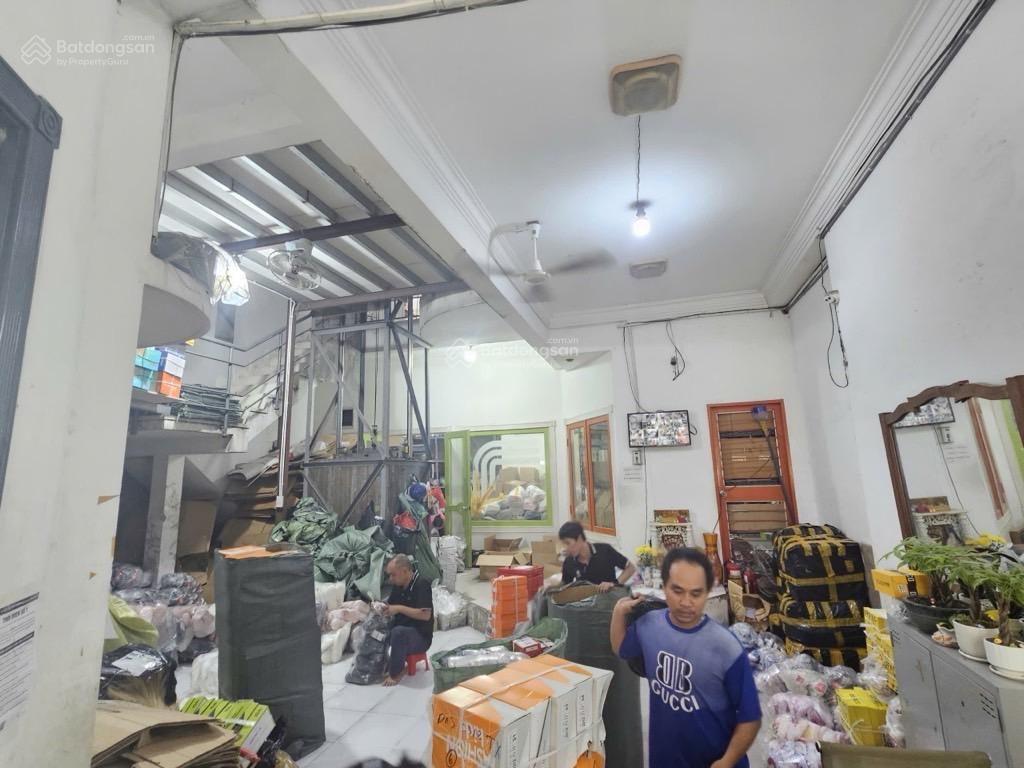 Giảm 1 tỷ. giá mới 34 tỷ khu biệt thự p9 q5 giáp q1, q10 3 tầng 135m2 ngang 9m nở hậu