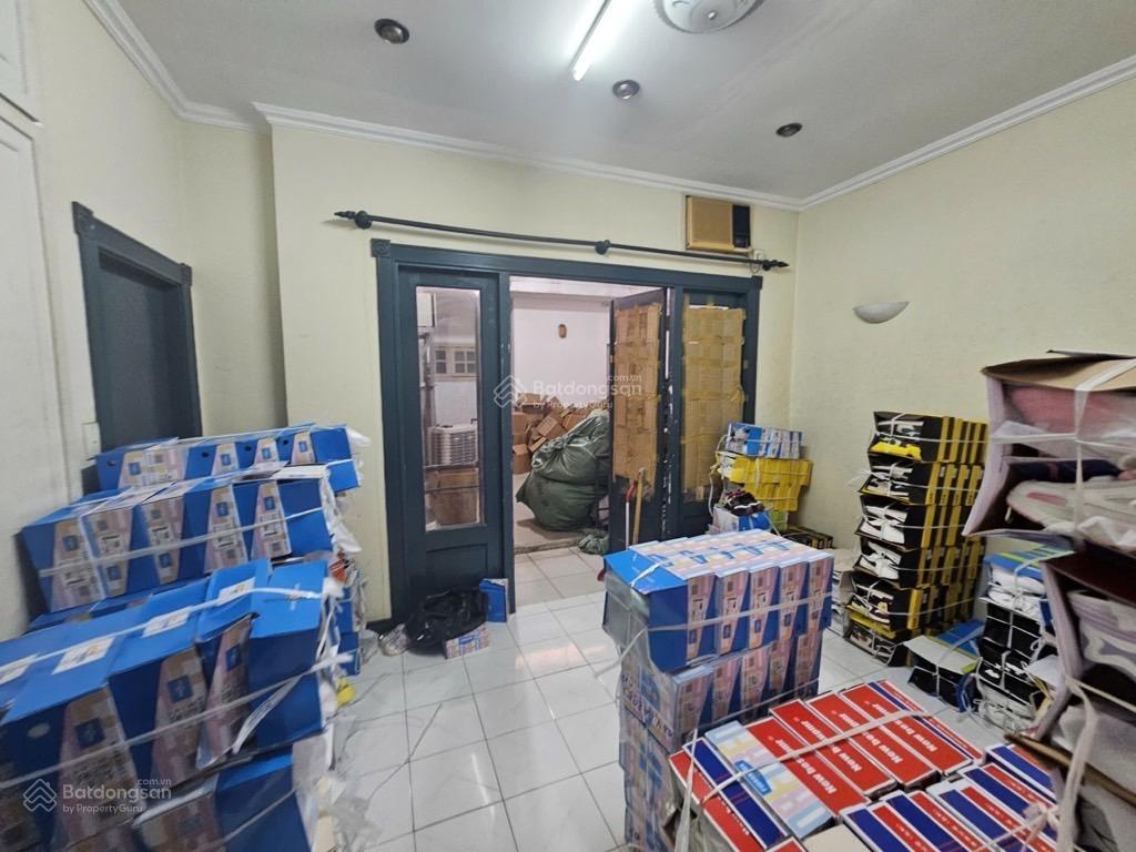 Giảm 1 tỷ. giá mới 34 tỷ khu biệt thự p9 q5 giáp q1, q10 3 tầng 135m2 ngang 9m nở hậu