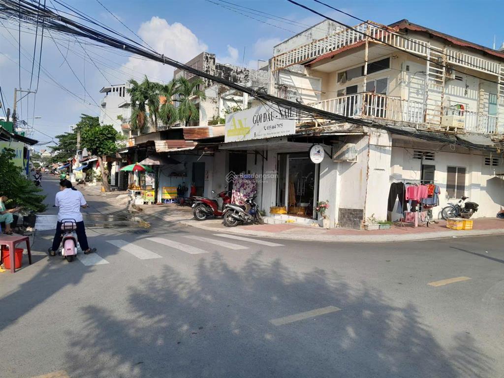 Bán gấp nhà mặt phố 100m2 tại đường số 7, hiệp bình chánh, thủ đức, 10,5 tỷ toán  0978 725 ***.