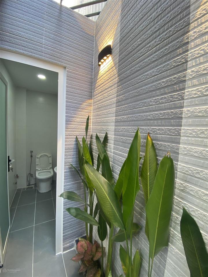 Nhà 5 tầng full nội thất, khu vip đồng bộ, vỉa hè, điện âm, chỉ 6tỷ2 còn tl mạnh