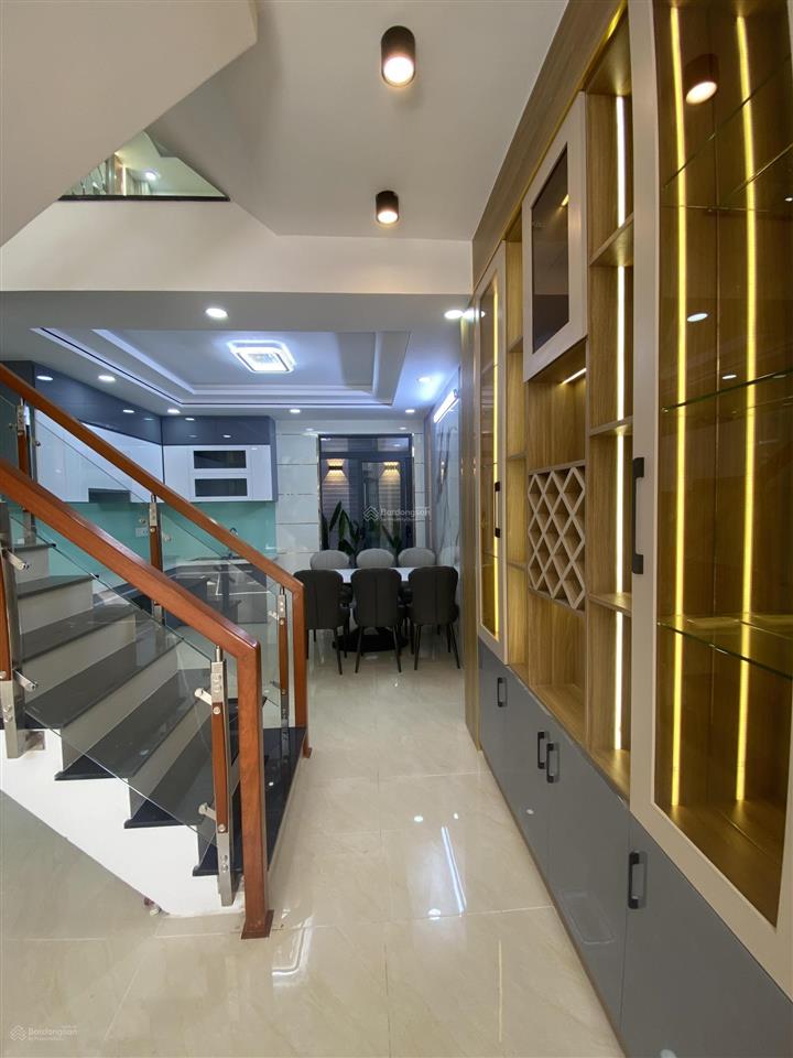 Nhà 5 tầng full nội thất, khu vip đồng bộ, vỉa hè, điện âm, chỉ 6tỷ2 còn tl mạnh