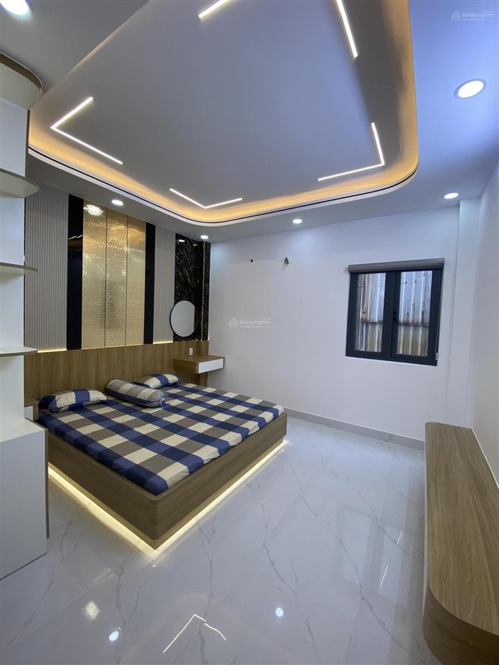 Nhà 5 tầng full nội thất, khu vip đồng bộ, vỉa hè, điện âm, chỉ 6tỷ2 còn tl mạnh