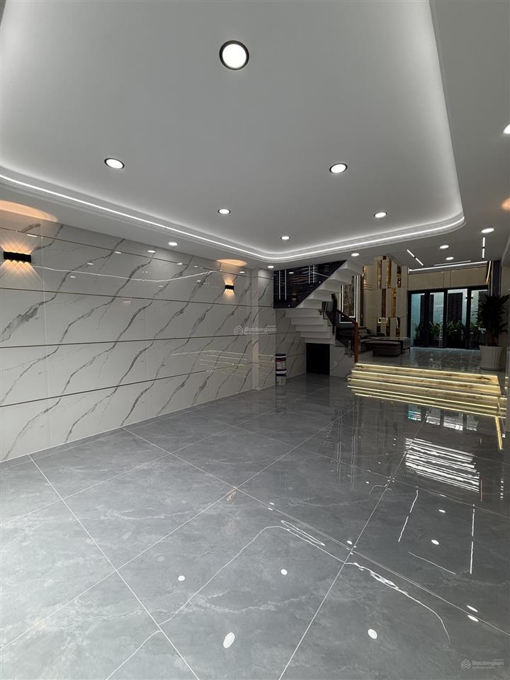 Nhà 5 tầng ngay cầu bưng lê trọng tấn, 4.5x19, có sẵn ô chờ thang máy