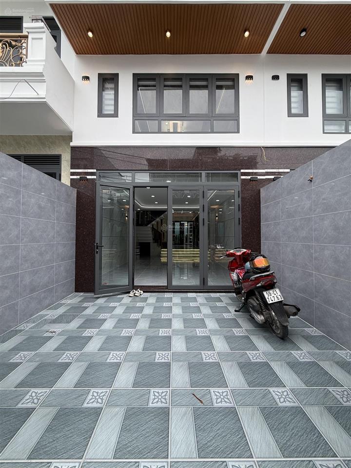 Nhà 5 tầng ngay cầu bưng lê trọng tấn, 4.5x19, có sẵn ô chờ thang máy