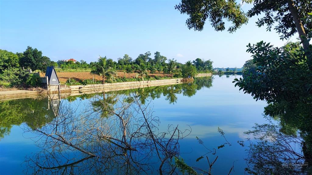 Bán lô đất view hồ cực đẹp tại xã đoài phương