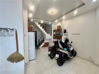 Bán nhà cmt8 hơn 3 tỷ  3 tầng sân thượng 2pn  sổ hồng nở hậu  sẵn dòng tiền