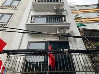 Mặt phố cổ nhuế buôn bán kinh doanh cực đỉnh
5 tầng 35 m.
chủ ngộp nên bán rẻ.