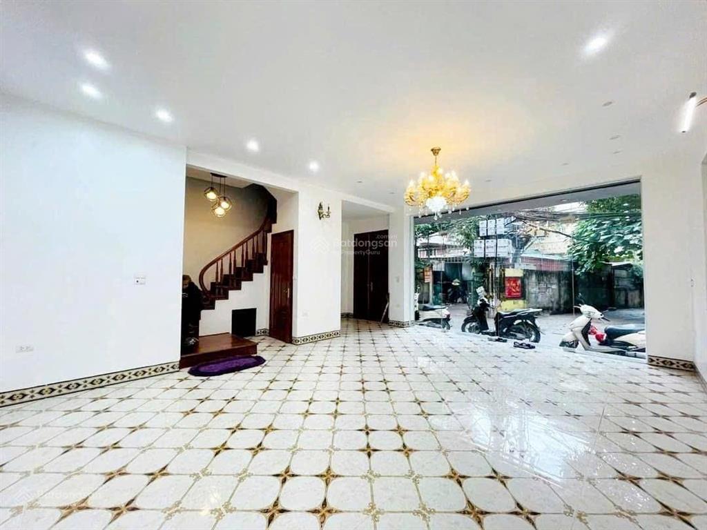 Cho thuê nhà đường bưởi ba đình / cầu giấy 70m, lô góc hợp văn phòng, spa, lớp học