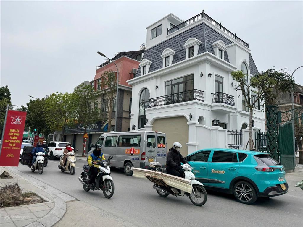 Bán biệt thự lô góc 3 mặt tiền mặt phố sa đôi đại mỗ, 205,7m, thang máy, kinh doanh đỉnh cao