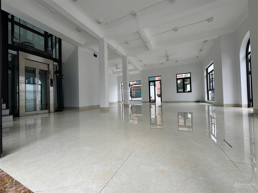 Bán biệt thự lô góc 3 mặt tiền mặt phố sa đôi đại mỗ, 205,7m, thang máy, kinh doanh đỉnh cao