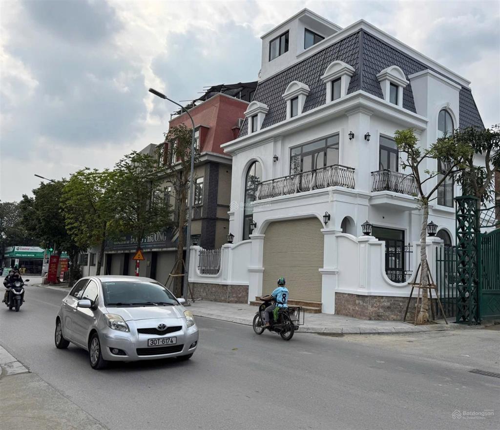 Bán biệt thự lô góc 3 mặt tiền mặt phố sa đôi đại mỗ, 205,7m, thang máy, kinh doanh đỉnh cao