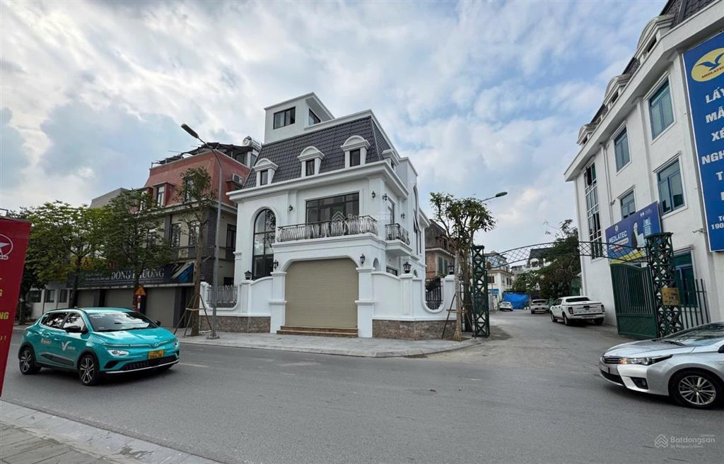 Bán biệt thự lô góc 3 mặt tiền mặt phố sa đôi đại mỗ, 205,7m, thang máy, kinh doanh đỉnh cao
