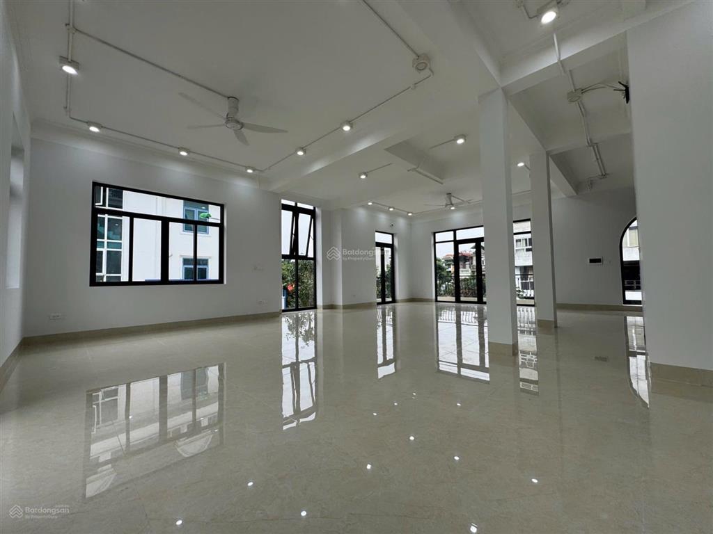 Bán biệt thự lô góc 3 mặt tiền mặt phố sa đôi đại mỗ, 205,7m, thang máy, kinh doanh đỉnh cao