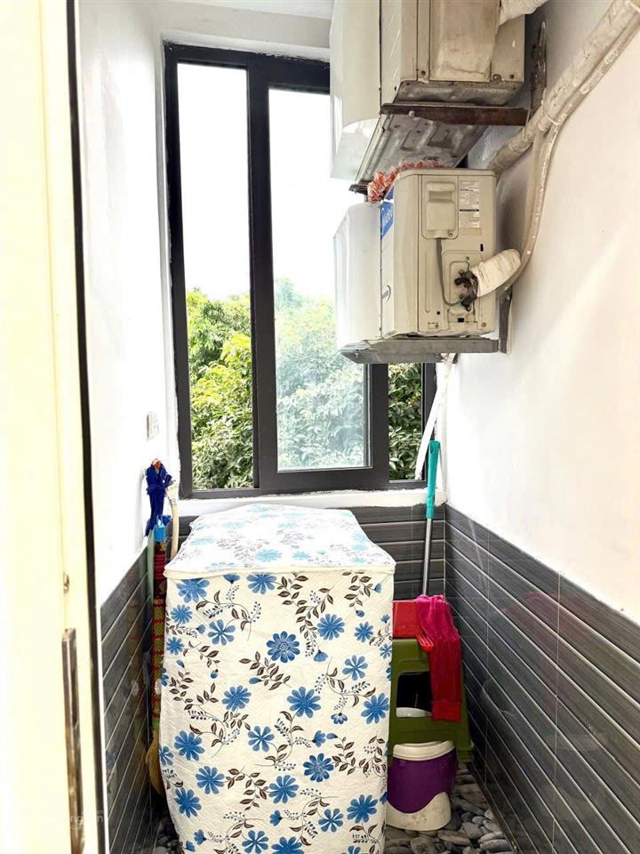 Ccmn 2 ngủ nguyễn trãi  ngã tư sở  ô tô 7 chỗ đỗ cửa  ban công thoáng sáng  gần royal city