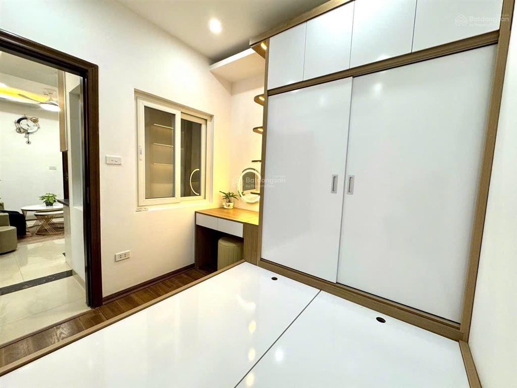 Ccmn 2 ngủ nguyễn trãi  ngã tư sở  ô tô 7 chỗ đỗ cửa  ban công thoáng sáng  gần royal city