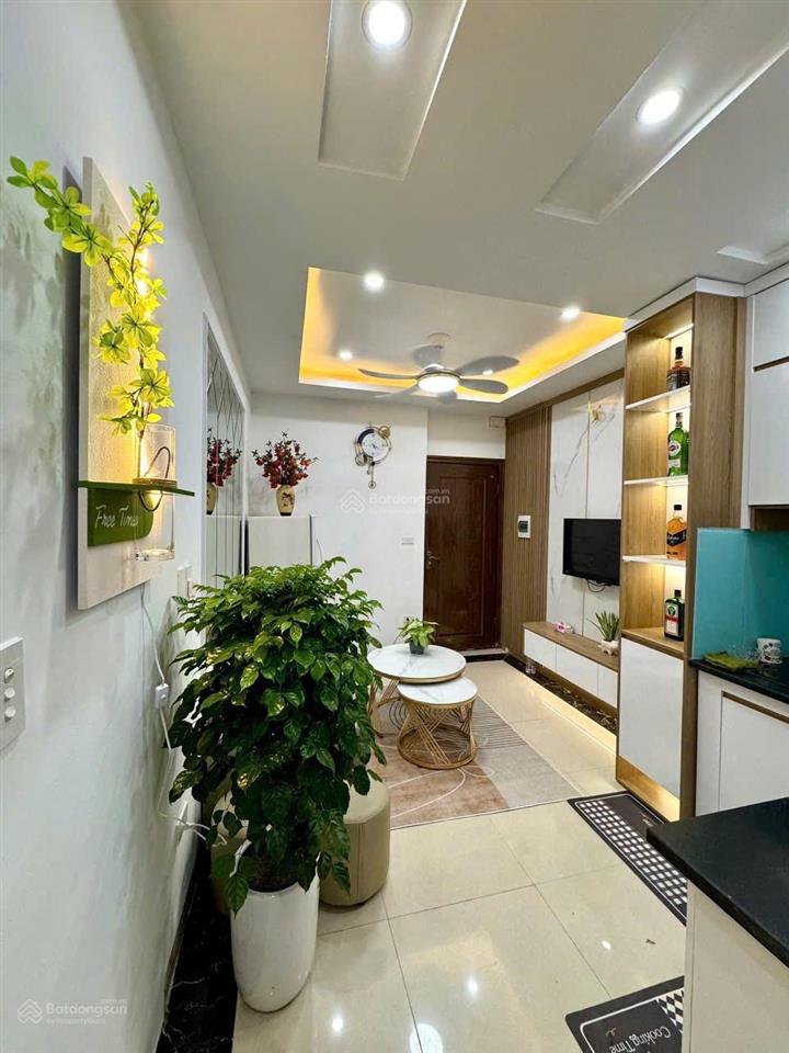 Ccmn 2 ngủ nguyễn trãi  ngã tư sở  ô tô 7 chỗ đỗ cửa  ban công thoáng sáng  gần royal city