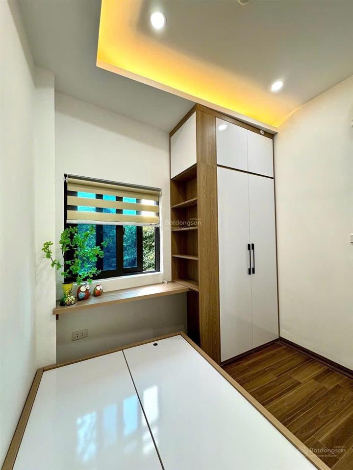 Ccmn 2 ngủ nguyễn trãi  ngã tư sở  ô tô 7 chỗ đỗ cửa  ban công thoáng sáng  gần royal city