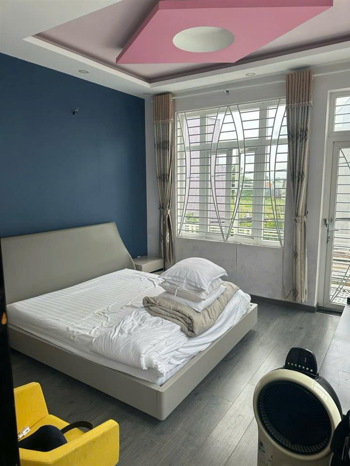 Bình Tân: Bán nhà mặt phố 72m2, 3 tầng, 4PN, sổ hồng, 8.5 tỷ - Vị trí vàng, tiện ích đầy