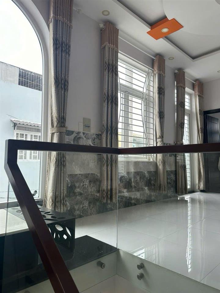 Bình Tân: Bán nhà mặt phố 72m2, 3 tầng, 4PN, sổ hồng, 8.5 tỷ - Vị trí vàng, tiện ích đầy