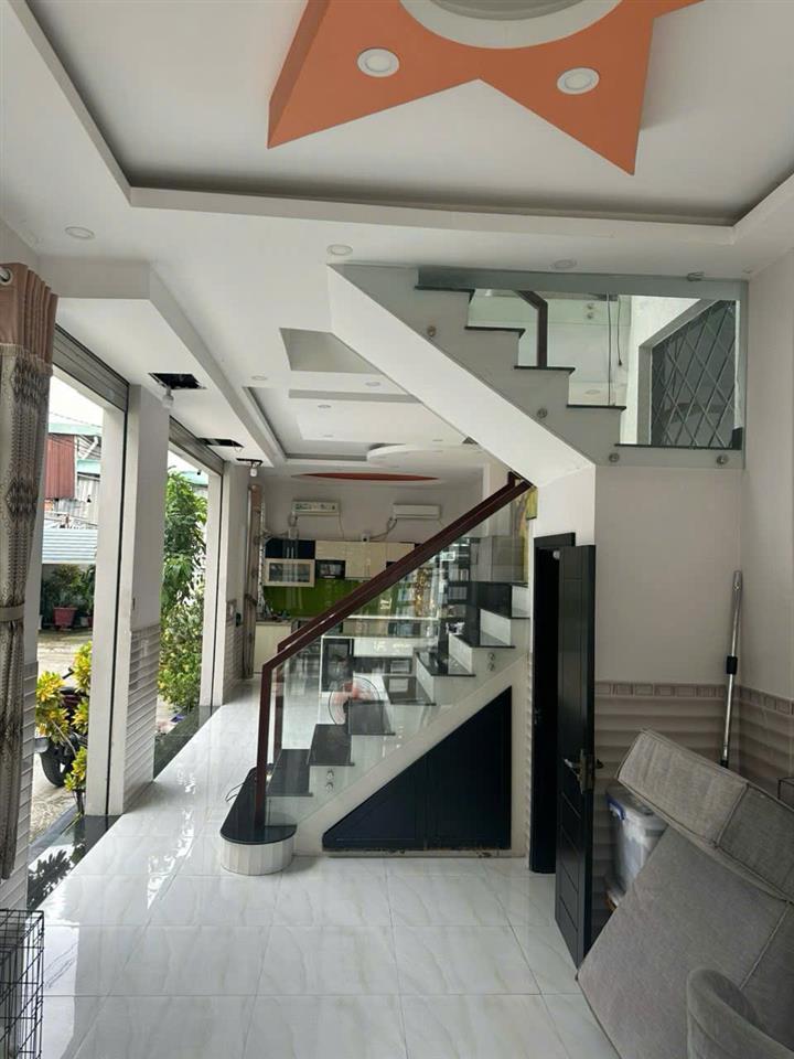 Bình Tân: Bán nhà mặt phố 72m2, 3 tầng, 4PN, sổ hồng, 8.5 tỷ - Vị trí vàng, tiện ích đầy