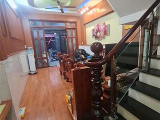 Bán nhà 2 tầng hẻm 4m tại bình tân: 48m2, 2pn, sổ hồng trao tay, giá 4 tỷ - không gian