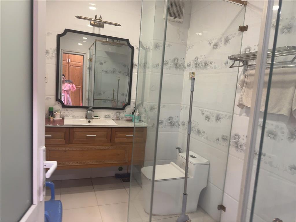 Bán nhà 2 tầng, 62m2, hẻm xe hơi Sô 4, Bình Hưng Hòa B, Bình Tân: Giá 5 tỷ, sổ hồng, 2PN,