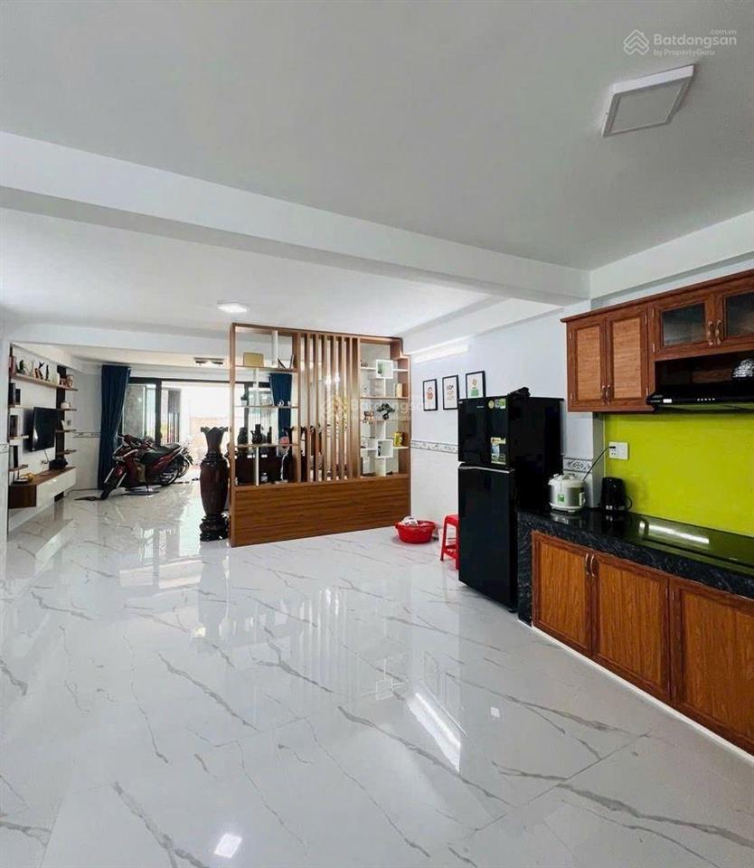 Nhà mới 3 tầng hxh lọ tẻ. chợ đêm bà hom. ngang 5m * 17m. shr.0938 726 ***