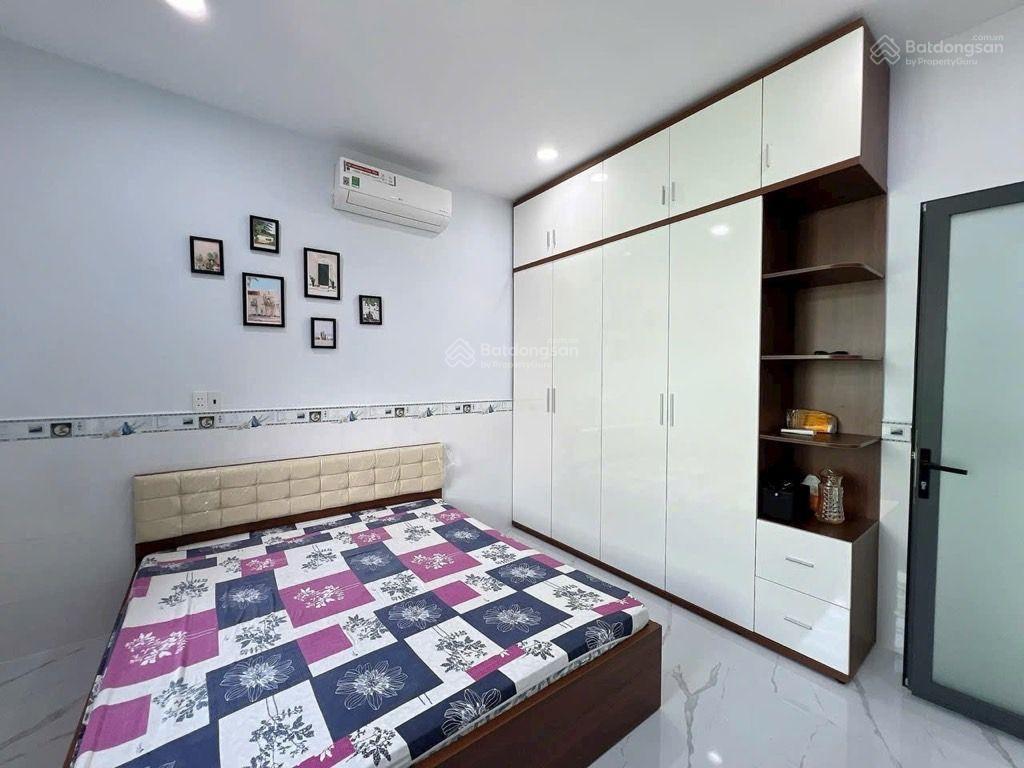 Nhà mới 3 tầng hxh lọ tẻ. chợ đêm bà hom. ngang 5m * 17m. shr.0938 726 ***