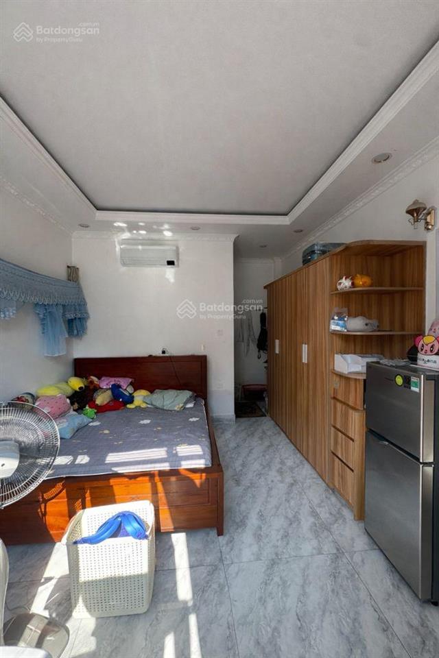 Biệt phủ ngay trường thcs hồ văn long. ngang 10,2m * 8m.shr. chỉ 6,8 tỷ tl. 0938 726 ***