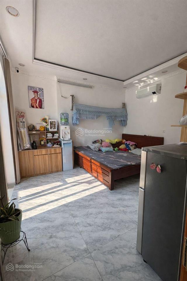 Biệt phủ ngay trường thcs hồ văn long. ngang 10,2m * 8m.shr. chỉ 6,8 tỷ tl. 0938 726 ***