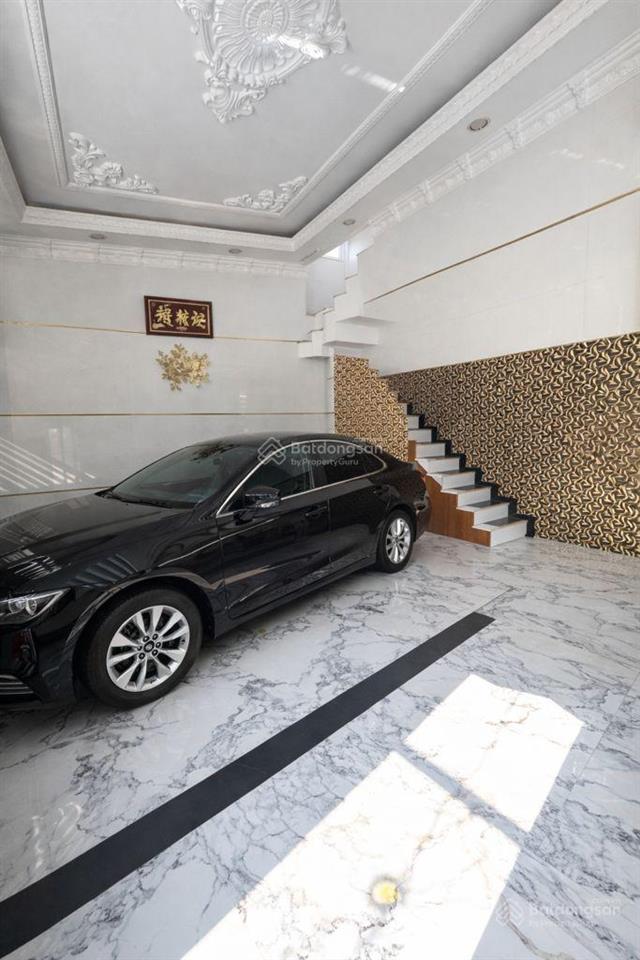 Biệt phủ ngay trường thcs hồ văn long. ngang 10,2m * 8m.shr. chỉ 6,8 tỷ tl. 0938 726 ***