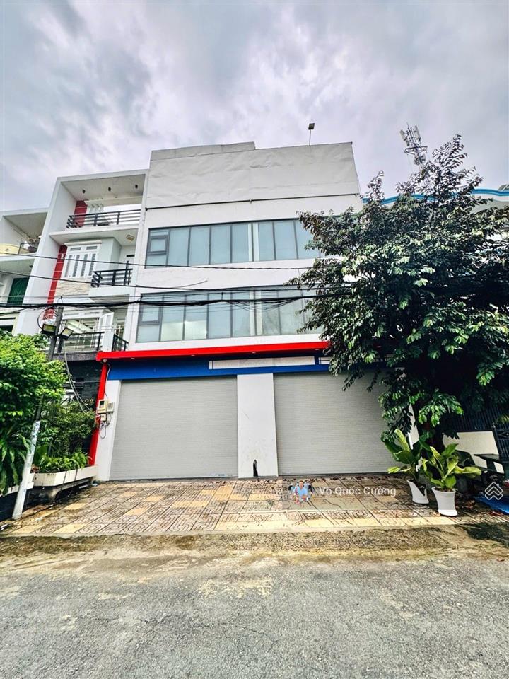 Nhà mặt phố sát khu tên lửa bình tân 250m2. 4 tầng btct 6pn6wc đang cho thuê 50tr/tháng. shr
