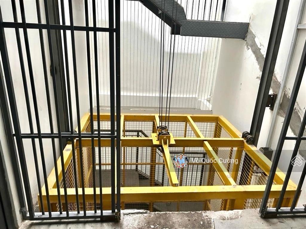 Nhà mặt phố sát khu tên lửa bình tân 250m2. 4 tầng btct 6pn6wc đang cho thuê 50tr/tháng. shr