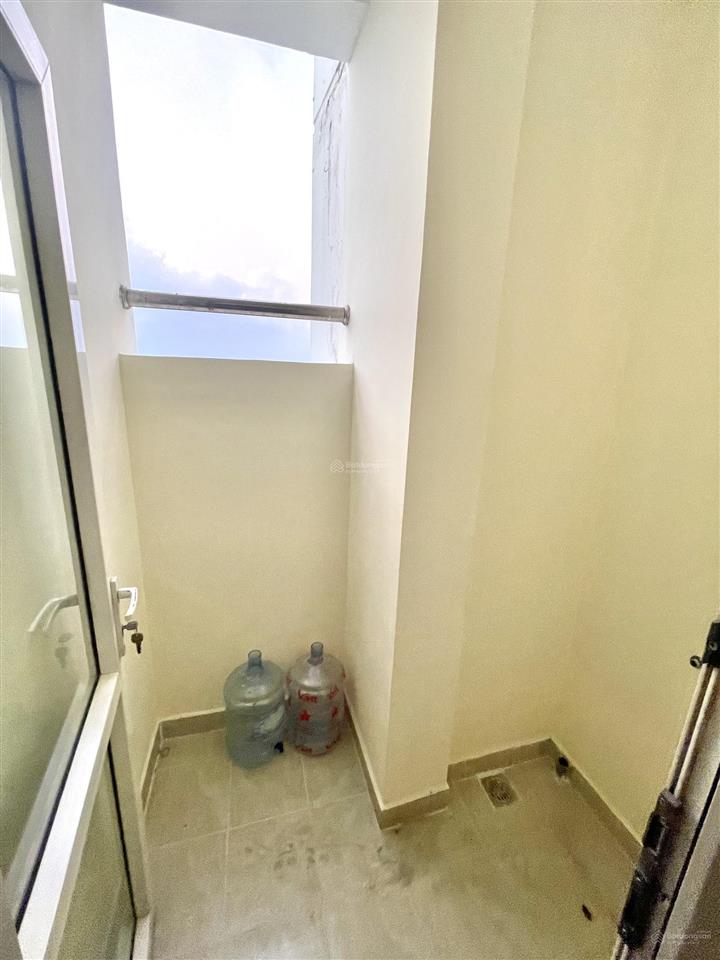 Chung cư nhất lan 2, thang máy  pccc  70m2. 2pn 2wc, shr chỉ 2,350t, tân tạo  bình tân.