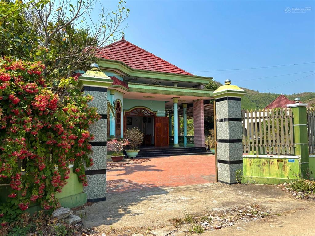 Nhà bán chính chủ  sân vườn rộng 543m2 3pn, sân lớn đậu 23 ô tô  diên tân, khánh hoà