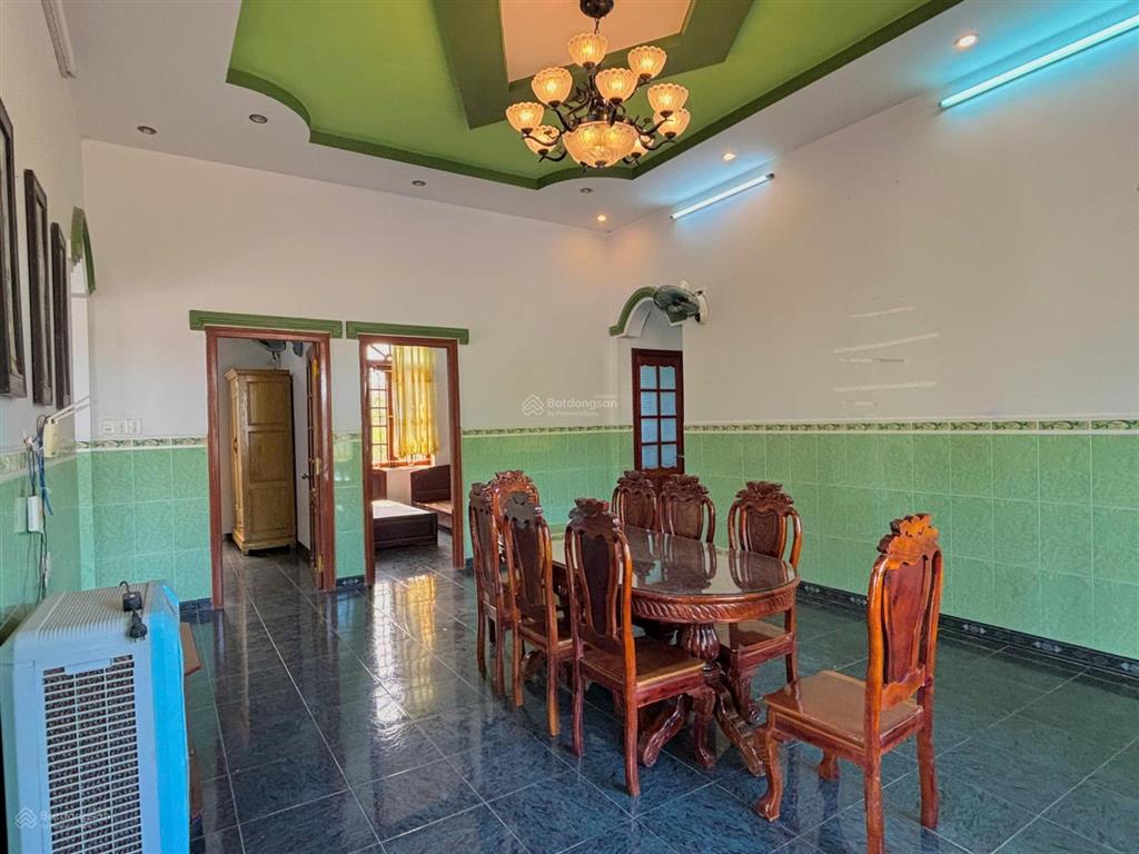 Nhà bán chính chủ  sân vườn rộng 543m2 3pn, sân lớn đậu 23 ô tô  diên tân, khánh hoà