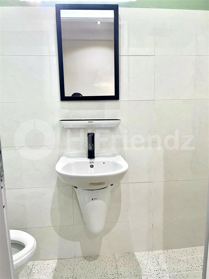 Gần đh y dược, sài gòn, sư phạm  thang máy  giữ phòng đến 1/9