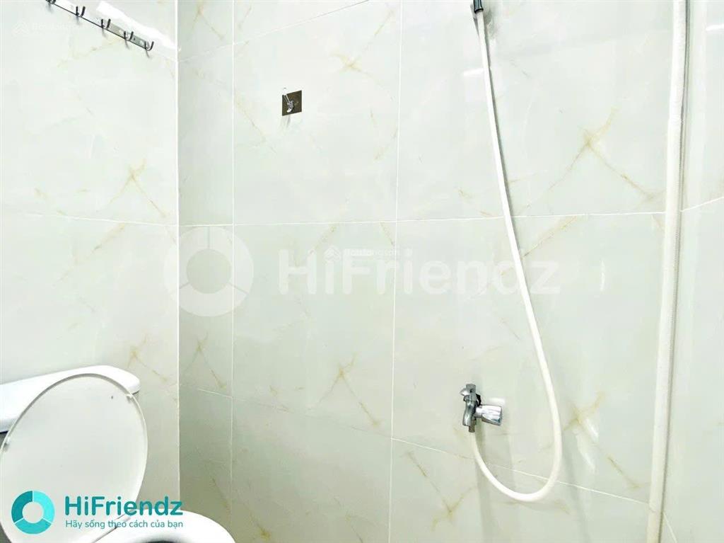Gần cầu nguyễn tri phương  có thang máy  sẵn máy lạnh  ở liền được