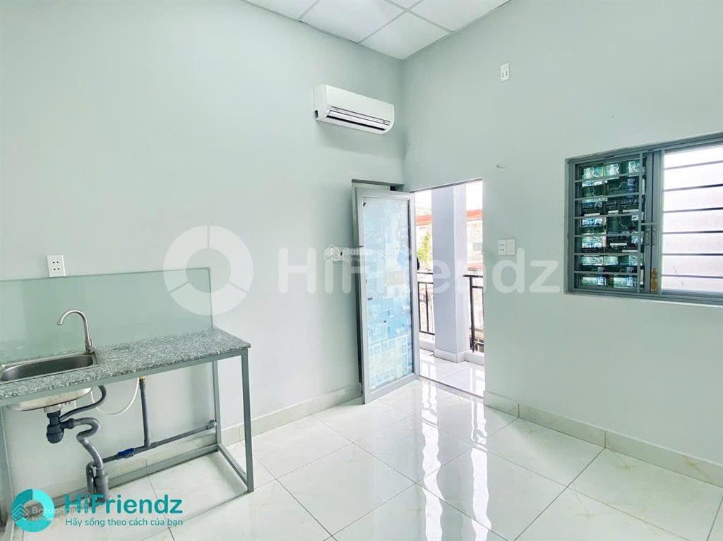 Gần cầu nguyễn tri phương  có thang máy  sẵn máy lạnh  ở liền được