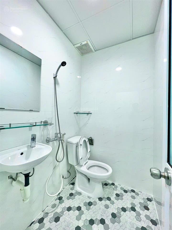 Gần cầu chữ y  thang máy  hầm xe  đầy đủ nội thất