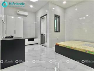 Ngay chân cầu nguyễn tri phương  tách bếp  có cửa sổ thoáng mát
