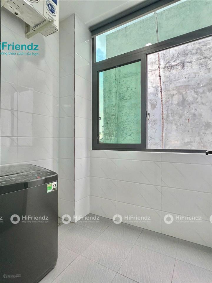 Ngay chân cầu nguyễn tri phương  tách bếp  có cửa sổ thoáng mát