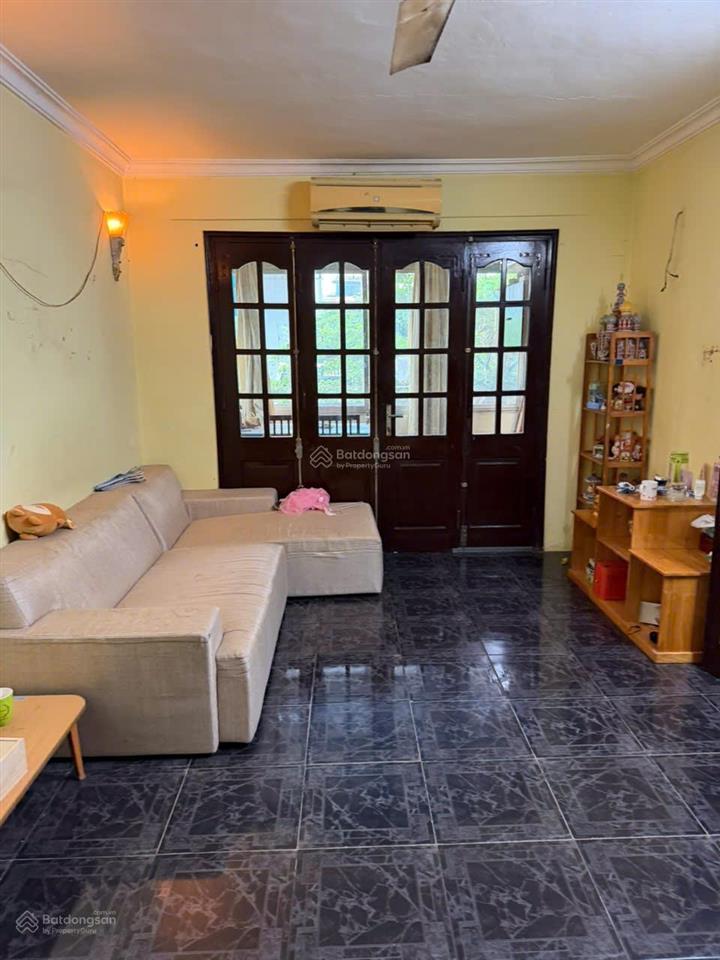 Cho thuê 80 m2, 4pn, 1wc tại p216 nhà a10, tập thể 128c đại la, 8 triệu vnd