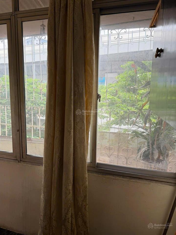Cho thuê 80 m2, 4pn, 1wc tại p216 nhà a10, tập thể 128c đại la, 8 triệu vnd